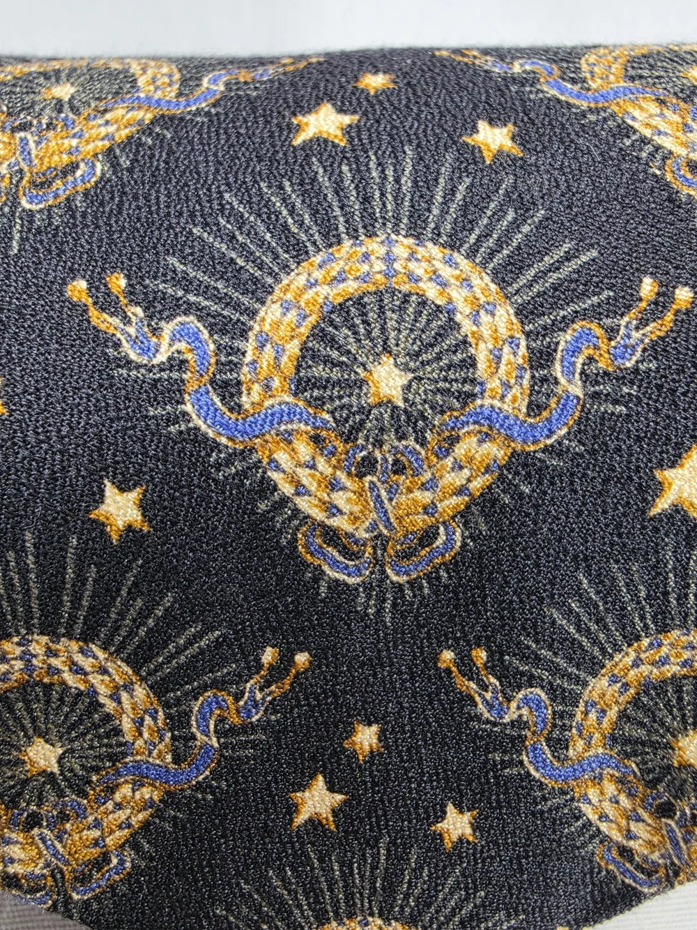 Metropolitan Museum of Art Black Gold Crest Star Silk Tie 57x4